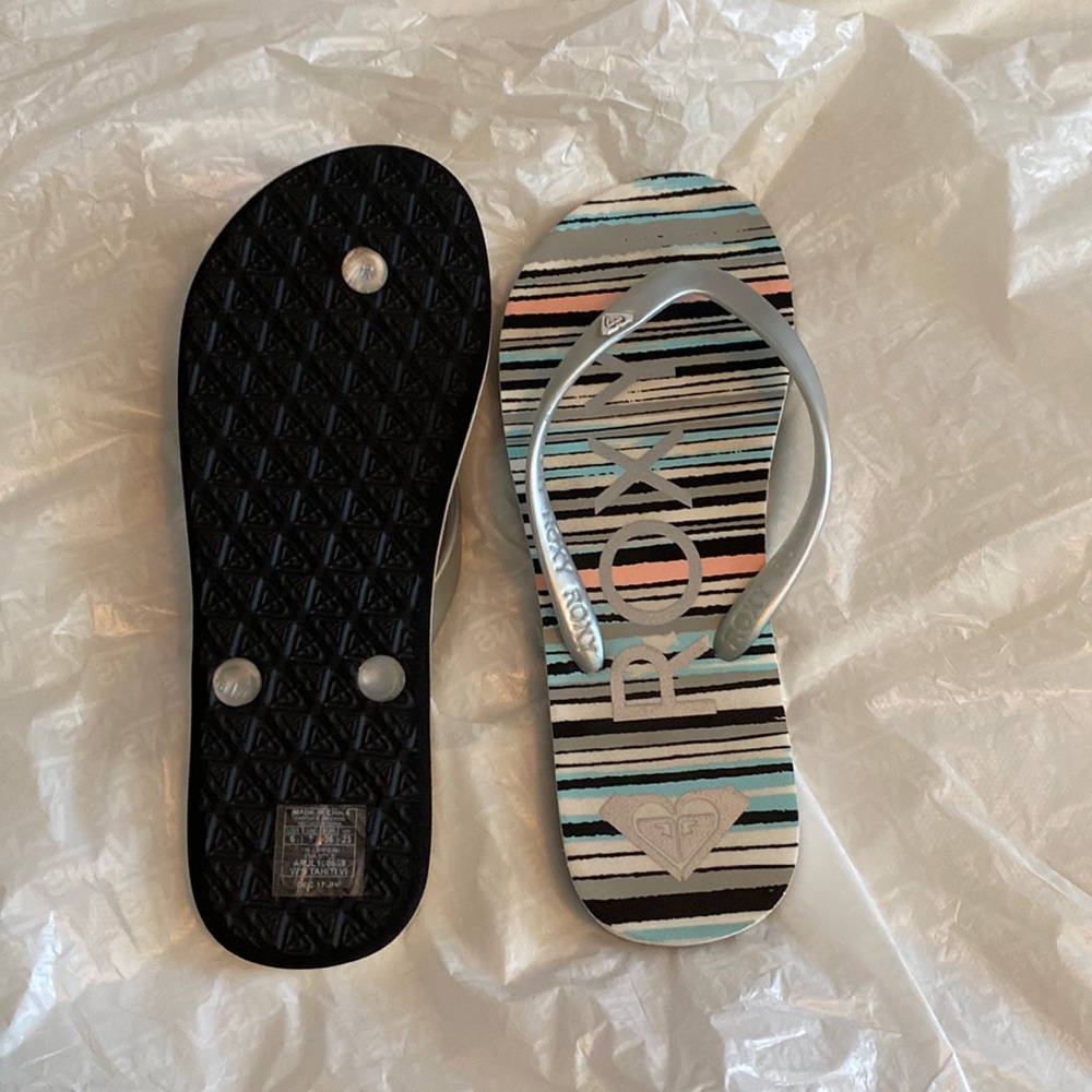 New Roxy flip flops